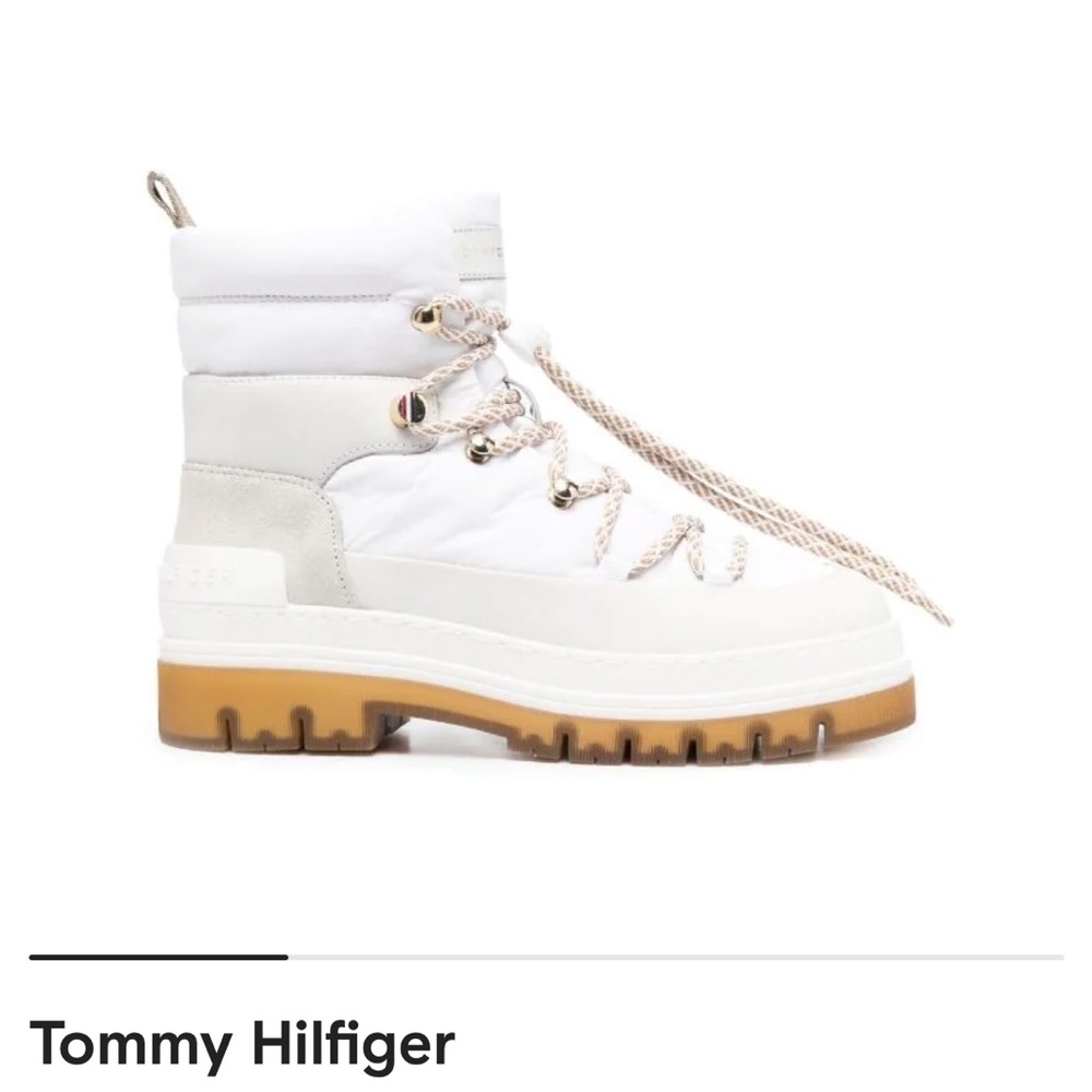 NWT Tommy Hilfiger padded lace-up ankle boots